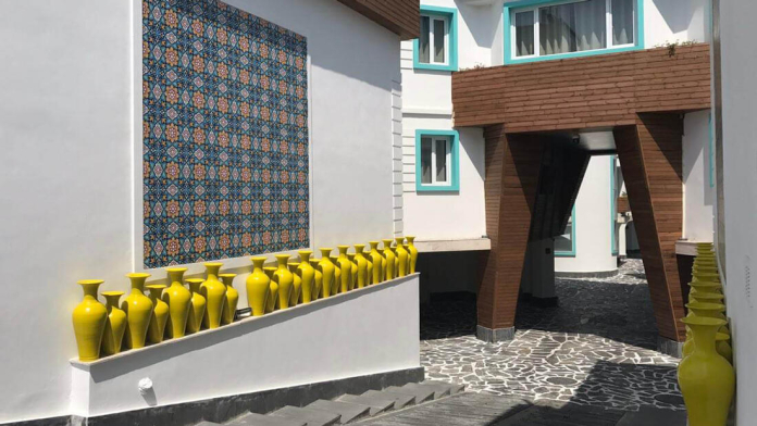 هتل آپارتمان باروژ تنکابن فضای بیرونی هتل آپارتمان ۴