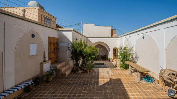 اقامتگاه بومگردی ملک کاشان فضای داخلی اقامتگاه 2 اقامتگاه بومگردی ملک کاشان فضای داخلی اقامتگاه 2