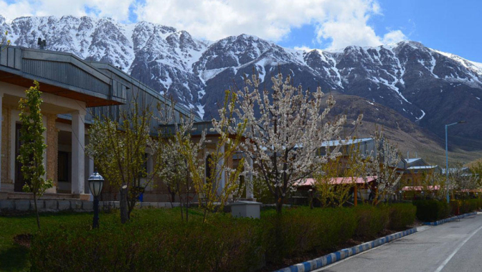 مجتمع گردشگری آفتاب چغاخور بروجن فضای بیرونی هتل 2 مجتمع گردشگری آفتاب چغاخور بروجن فضای بیرونی هتل 2