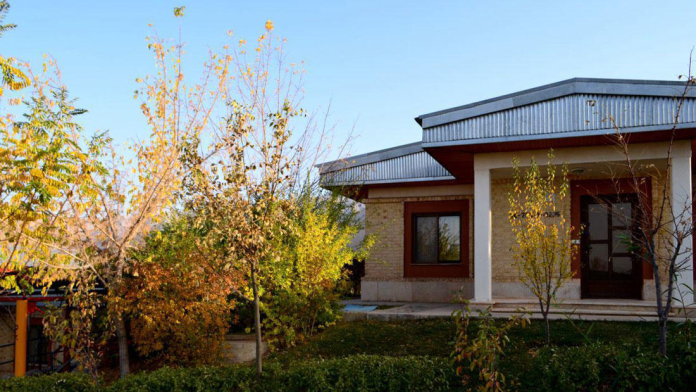 مجتمع گردشگری آفتاب چغاخور بروجن فضای بیرونی هتل 3 مجتمع گردشگری آفتاب چغاخور بروجن فضای بیرونی هتل 3