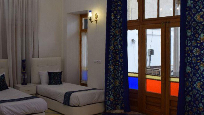 اقامتگاه بوم‌گردی سرای سفیر اصفهان اتاق دو تخته تویین 2