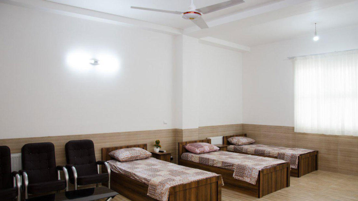 مجتمع گردشگری سرای کاوه  یزد سوئیت سه تخته نشاط VIP