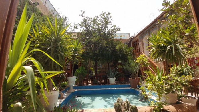 اقامتگاه سنتی گل طاها شیراز فضای داخلی اقامتگاه 3 اقامتگاه سنتی گل طاها شیراز فضای داخلی اقامتگاه 3