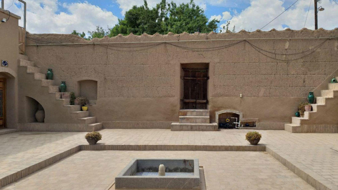 اقامتگاه سنتی باغ پهلوان پور مهریز فضای داخلی اقامتگاه 3 اقامتگاه سنتی باغ پهلوان پور مهریز فضای داخلی اقامتگاه 3