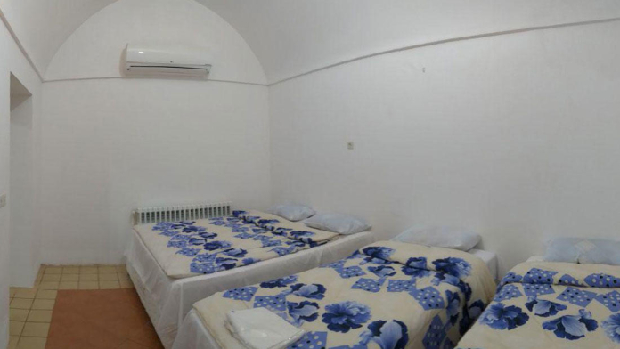 اقامتگاه سنتی باغ پهلوان پور مهریز اتاق چهار تخته اقامتگاه سنتی باغ پهلوان پور مهریز اتاق چهار تخته