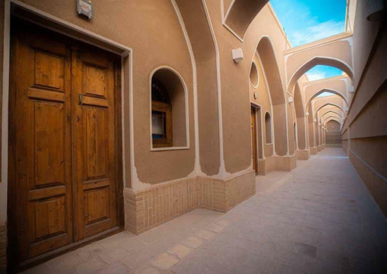 اقامتگاه سنتی قلعه وزیر میبد نمای بیرونی 3 اقامتگاه سنتی قلعه وزیر میبد نمای بیرونی 3