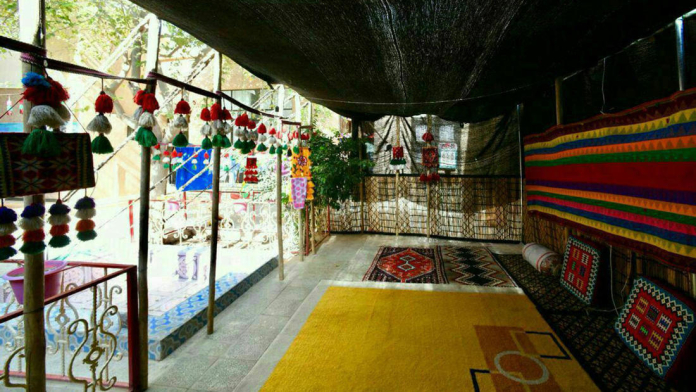 اقامتگاه بومگردی کوچه بالا (قشقایی) یزد فضای داخلی اقامتگاه 2 اقامتگاه بومگردی کوچه بالا (قشقایی) یزد فضای داخلی اقامتگاه 2