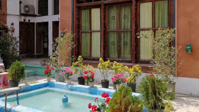 اقامتگاه بوم‌گردی نارگل اصفهان فضای داخلی اقامتگاه 2