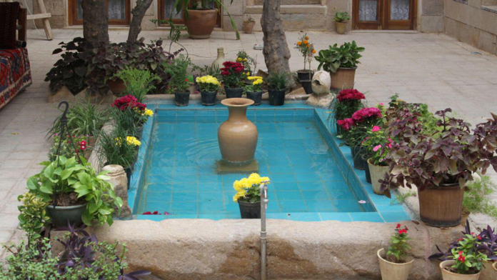 اقامتگاه سنتی ماه منیر شیراز فضای داخلی اقامتگاه