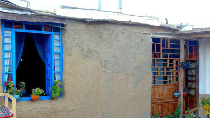 اقامتگاه بوم‌گردی ترلان اسد آباد فضای داخلی اقامتگاه ۴