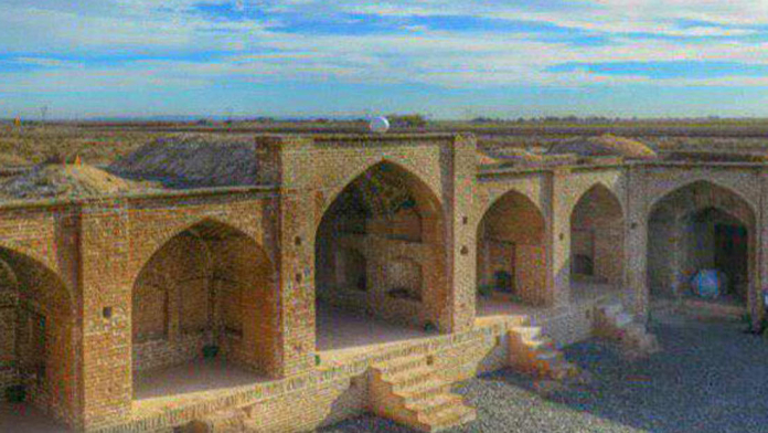 مجتمع گردشگری کاروانسرای تاریخی پاسنگان قم فضای بیرونی 2 مجتمع گردشگری کاروانسرای تاریخی پاسنگان قم فضای بیرونی 2