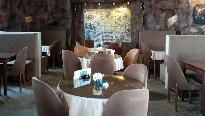 مجتمع گردشگری نور محلات رستوران مجتمع گردشگری نور محلات رستوران