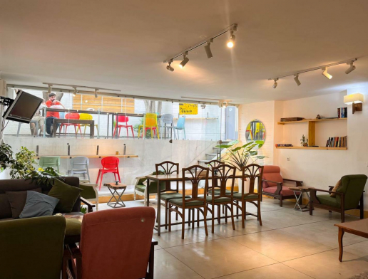 خانه مسافر رگ راگ اصفهان فضای محوطه