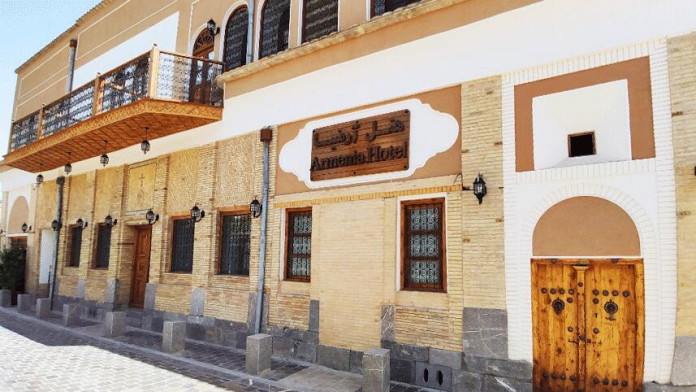 اقامتگاه سنتی آرمنیا اصفهان ورودی اقامتگاه 1