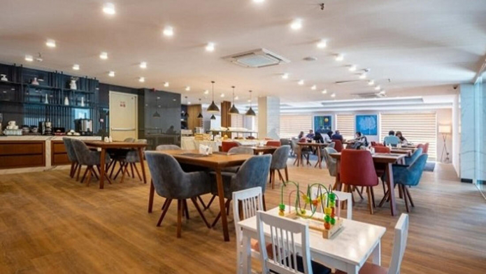 هتل آوینا قشم رستوران 1 هتل آوینا قشم رستوران 1