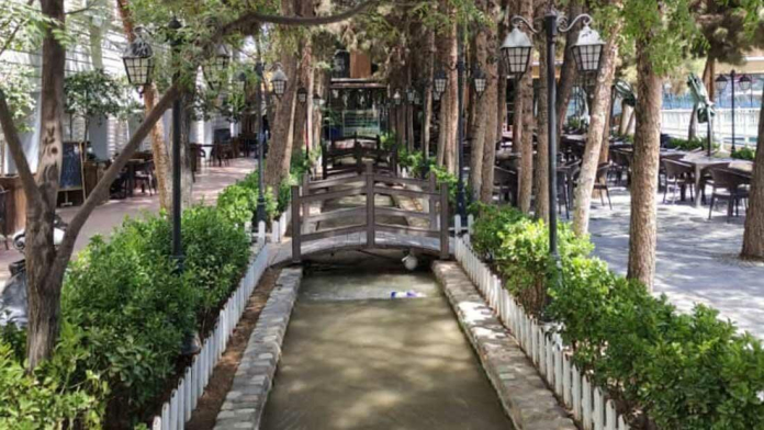 مجتمع گردشگری روناک کاشان فضای بیرونی مجتمع گردشگری 3