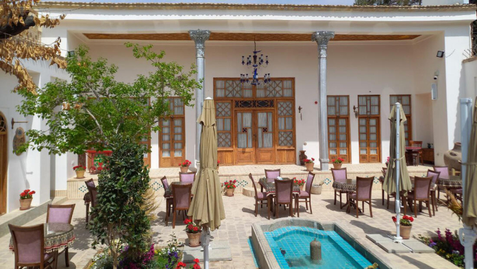 اقامتگاه سنتی هزار و یک شب چهار باغ اصفهان فضای داخلی اقامتگاه 5