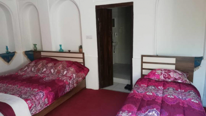 اقامتگاه بوم گردی عمارت قاجاریه اتاق دوتخته تویین 1