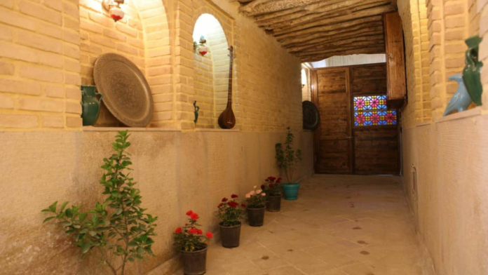 اقامتکاه بوم گردی یادمان شیراز فضای داخلی 2 اقامتکاه بوم گردی یادمان شیراز فضای داخلی 2