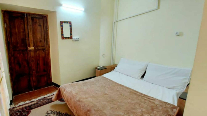 اقامتکاه بوم گردی یادمان شیراز اتاق دوتخته دابل 1 اقامتکاه بوم گردی یادمان شیراز اتاق دوتخته دابل 1