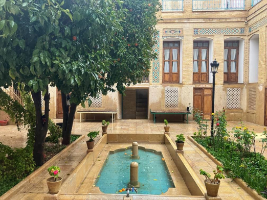 عمارت امیریه شیراز فضای بیرونی