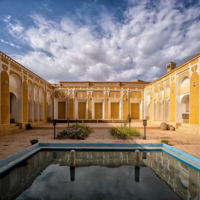 اقامتگاه سنتی عمارت قجری ابرکوه فضای داخلی 3