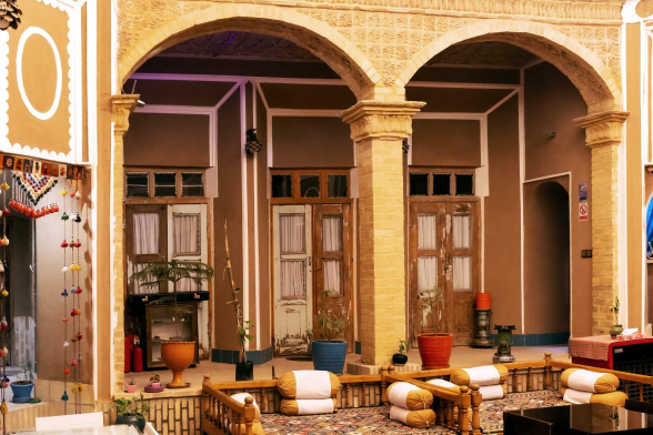 اقامتگاه بوم‌گردی دلخش یزد فضای داخلی اقامتگاه 2