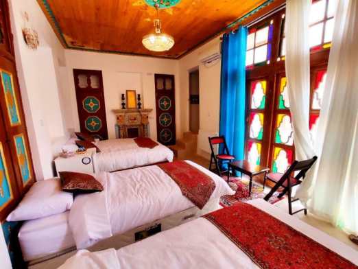 اقامتگاه سنتی سران شیراز اتاق شاه نشین 1 اقامتگاه سنتی سران شیراز اتاق شاه نشین 1