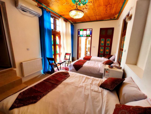 اقامتگاه سنتی سران شیراز اتاق شاه نشین 1 اقامتگاه سنتی سران شیراز اتاق شاه نشین 1