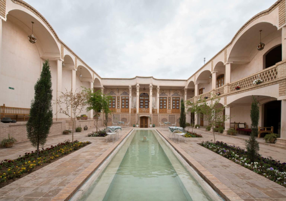 اقامتگاه سنتی عمارت محمودیه کاشان محوطه داخلی 1