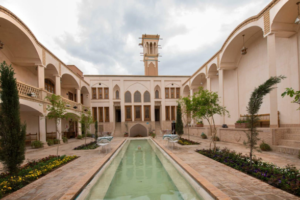 اقامتگاه سنتی عمارت محمودیه کاشان محوطه داخلی 2