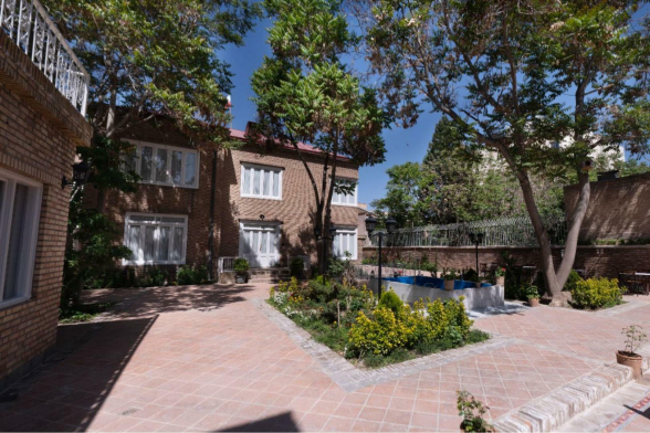 اقامتگاه سنتی اصالت مشهد فضای محوطه اقامتگاه سنتی اصالت مشهد فضای محوطه