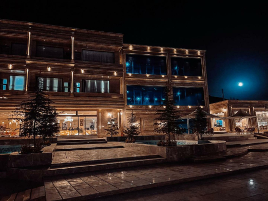 هتل قصر یازده شیراز نمای بیرونی