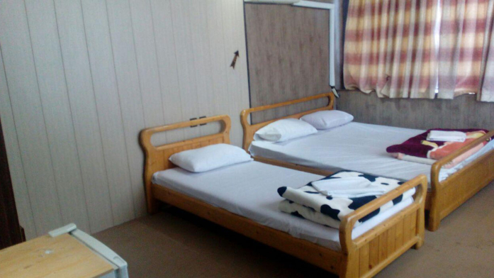 اتاق سه تخته هتل صحرا اتاق سه تخته هتل صحرا