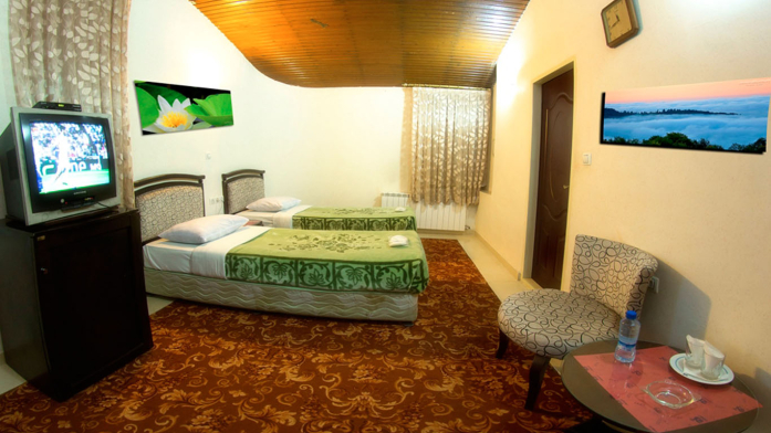 هتل جهانگردی تاکستان اتاق دو تخته تویین 2
