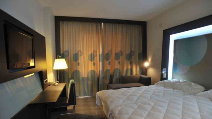 نمایی از اتاق هتل اکسیس