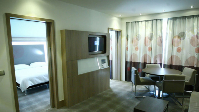 نمایی از اتاق هتل اکسیس
