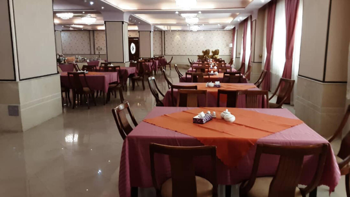 هتل گوتکه مال سمنان رستوران 2 هتل گوتکه مال سمنان رستوران 2