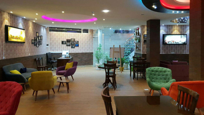 هتل دیبا شهر کرد کافی شاپ 2