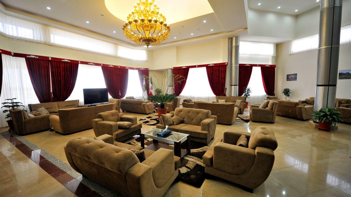 هتل نیکان بافق لابی
