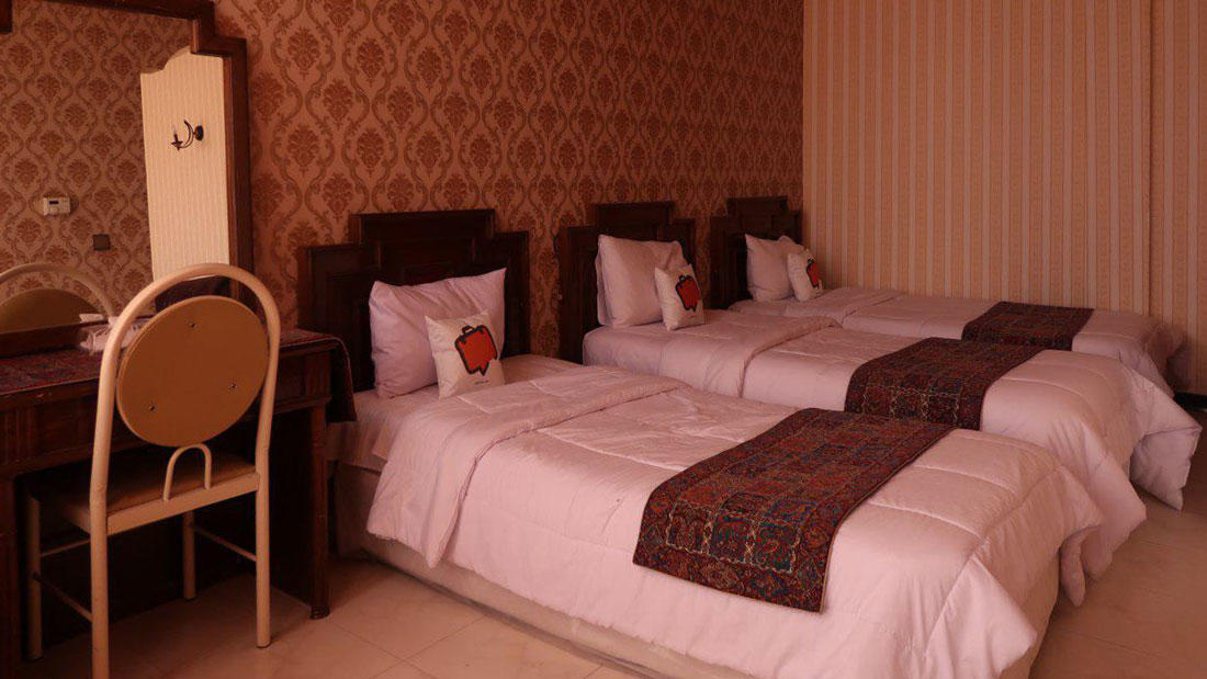 هتل آرامش یزد اتاق سه تخته 1