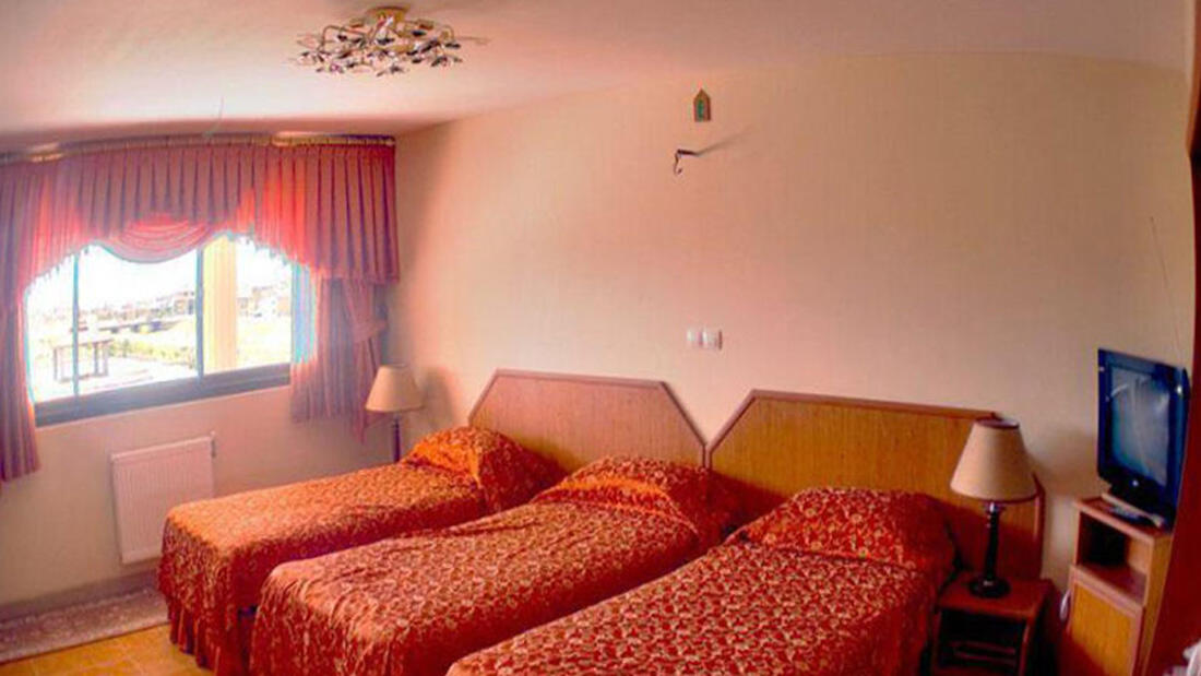 هتل فردیس ارسنجان اتاق سه تخته