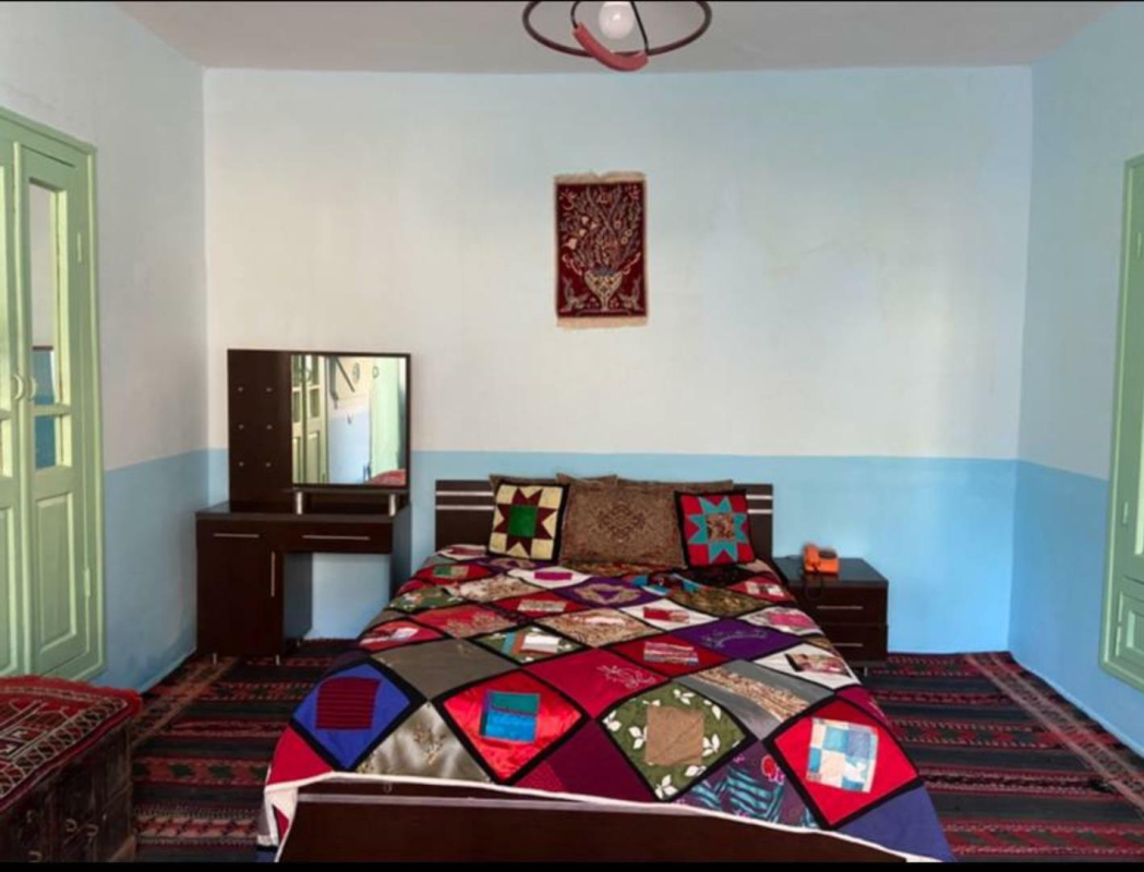 اقامتگاه سنتی آشتی کنان مشهد اتاق پنج دری 2