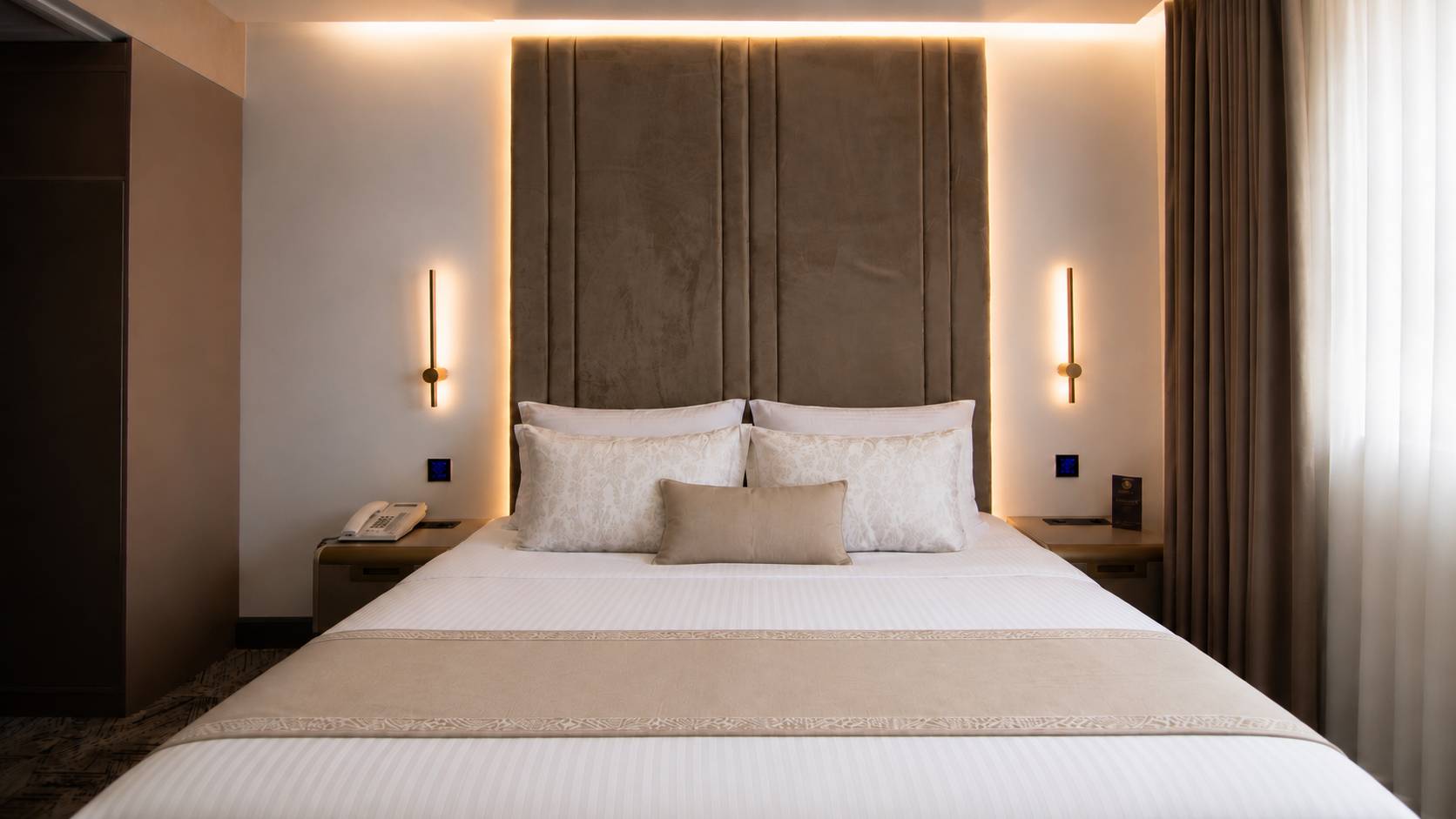 Laleh Hotel