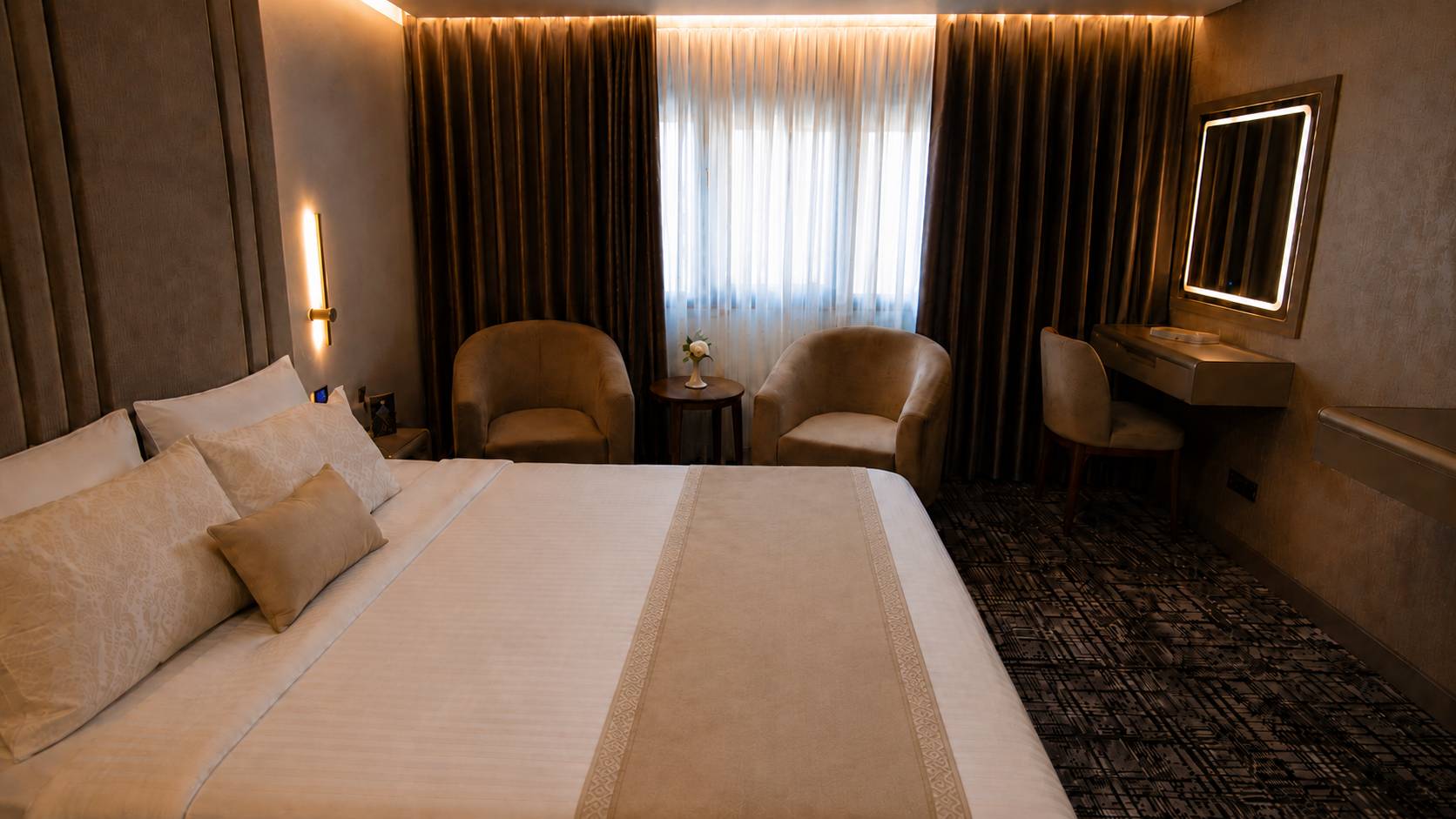 Laleh Hotel
