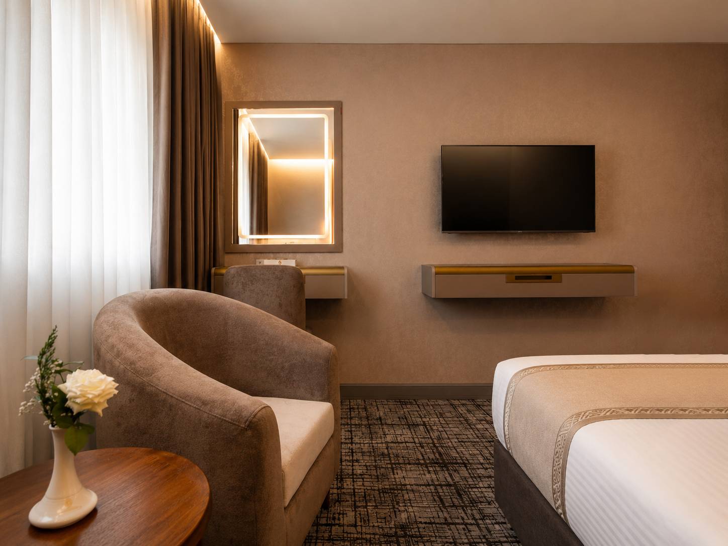 Laleh Hotel