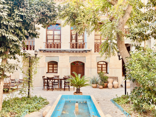 اقامتگاه سنتی قیصریه شیراز فضای داخلی اقامتگاه اقامتگاه سنتی قیصریه شیراز فضای داخلی اقامتگاه