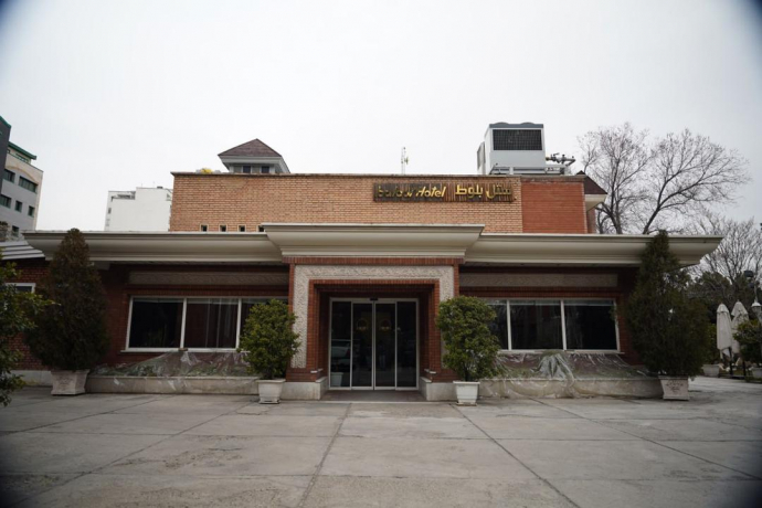 هتل بلوط تهران نمای بیرونی هتل بلوط تهران نمای بیرونی