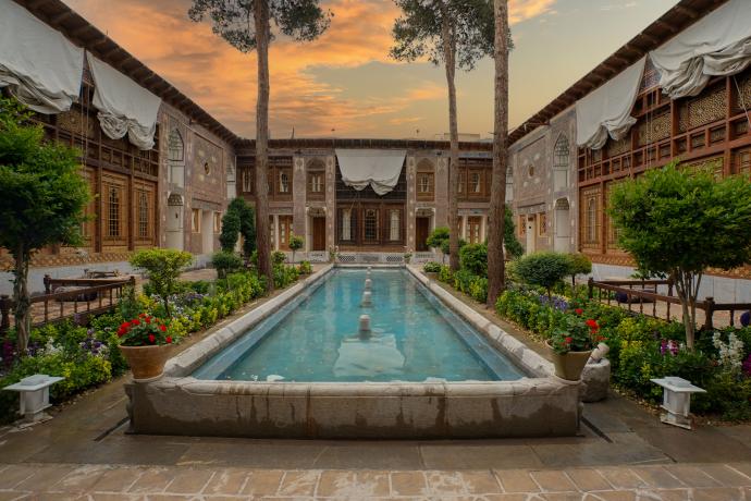 اقامتگاه سنتی کاخ سرهنگ اصفهان فضای داخلی اقامتگاه اقامتگاه سنتی کاخ سرهنگ اصفهان فضای داخلی اقامتگاه