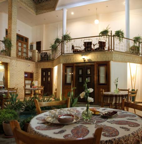 اقامتگاه سنتی معمار کاشان فضای داخلی اقامتگاه اقامتگاه سنتی معمار کاشان فضای داخلی اقامتگاه